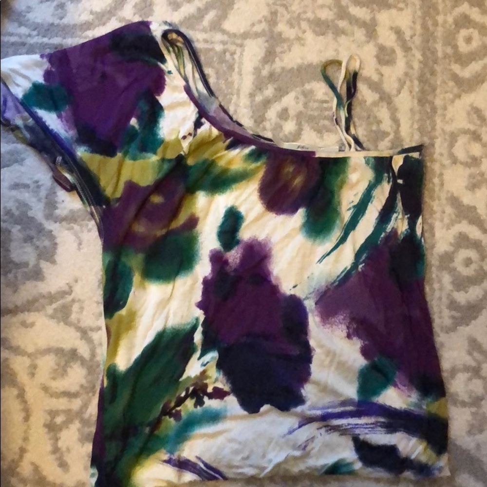 One shoulder top